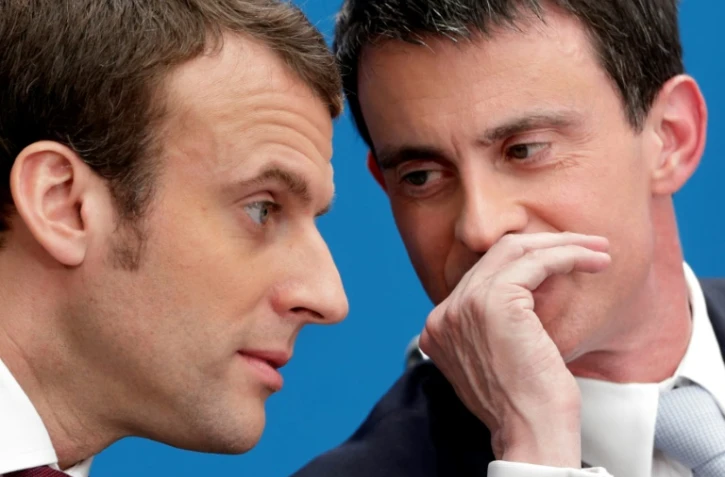 Emmanuel Macron (g) et Manuel Valls, le 8 avril 2015 à Paris