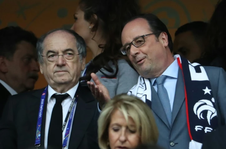 Le président de la FFF Noël Le Graët et le président François Hollande, lors d'un match de l'Euro entre la France et la Suisse, le 19 juin 2016 à Lille