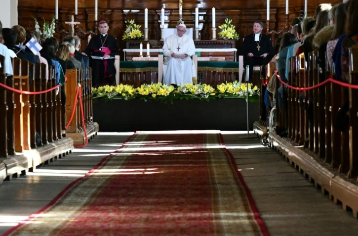 Le pape François lors d'une rencontre avec des jeunes dans l'église luthérienne de Kaarli à Tallinn, le 25 septembre 2018
