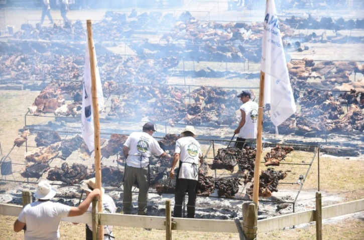 Nouveau Guinness record du plus grand barbecue du monde, le 10 décembre 2017 en Uruguay