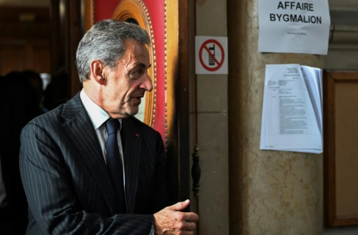 L'ancien président Nicolas Sarkozy quitte le tribunal, le 14 février 2024