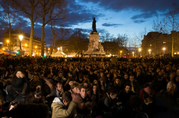 Rassemblement pour la "Nuit Debout", place de la République à Paris, le 10 avril 2016