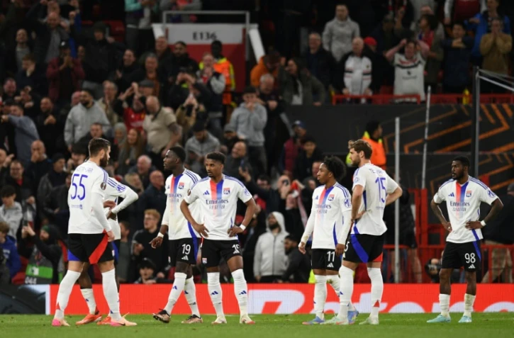 Le désarroi des Lyonnais, éliminés de la Ligue Europa au bout du suspense par Manchester United, le 17 avril 2025 à Old Trafford
