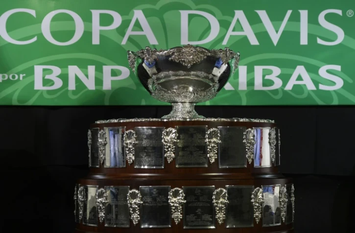 Le saladier d'argent, trophée du vainqueur de la Coupe Davis, est remis en jeu pour cette saison par l'Argentine, le 2 février 2017 à Buenos Aires
