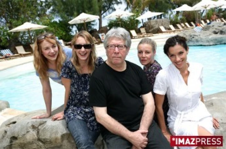 Mardi 23 octobre 2007 

Le jury du 3ème festival du film de La Réunion (de gauche à droite Julie Depardieu, Ludivine Sagnier, Claude Miller, Florence Thomassin et Aure Atika)