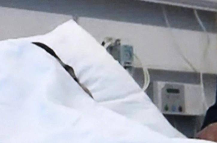Abderrahman Mechkah comparaît par liaison vidéo depuis l'hôpital devant le tribunal de Turku, en Finlande, le 22 août 2017 