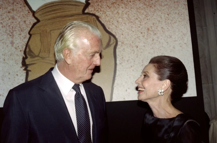 Le couturier français Hubert de Givenchy et l'actrice américaine Audrey Hepburn le 21 octobre 1991 à Paris