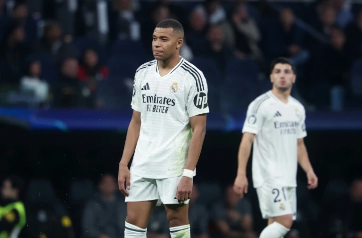 L'attaquant français du Real Madrid Kylian Mbappe (C) lors du match de Ligue des champins contre l'AC Milan, le 5 novembre 2024 au stade Santiago-Bernabéu