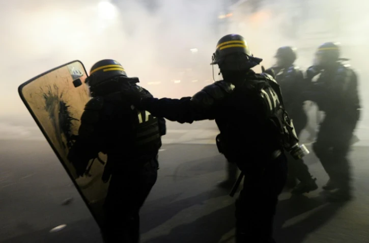 Des policiers lors d'une manifestation à Nantes contre la proposition de loi "sécurité globale", le 27 novembre 2020