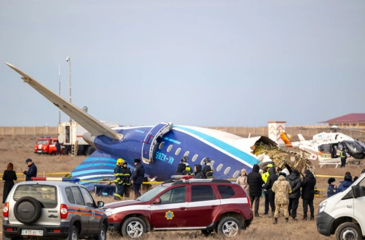 Le site du crash d'un avion de ligne d'Azerbaïdjan Airlines près de la ville kazakhe d'Aktau, à l'ouest du pays, le 25 décembre 2024