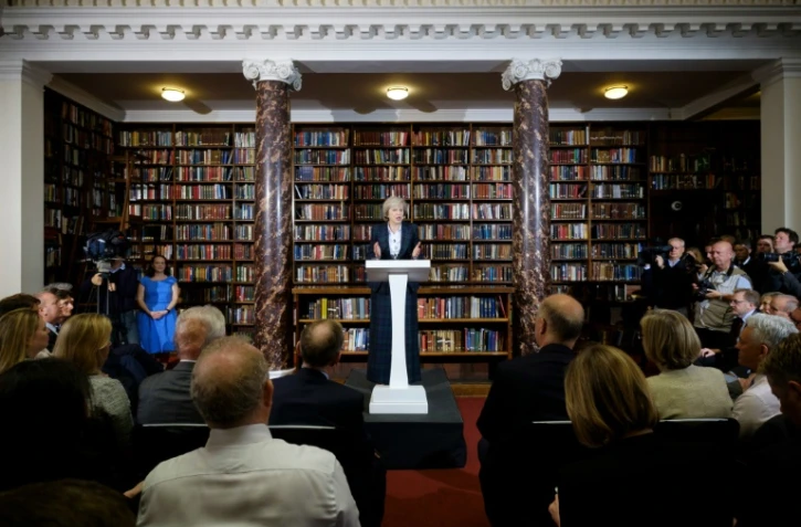 La ministre britannique de l'Intérieur Theresa May tient une conférence de presse le 30 juin à Londres