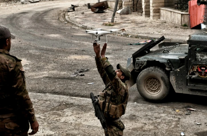 Après les jihadistes, c'est au tour des forces irakiennes de recourir aux drones.