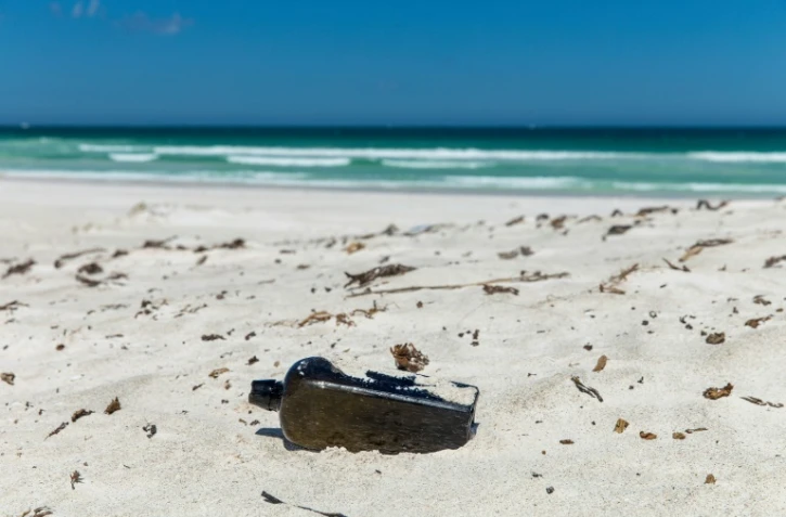 Image de la plus ancienne bouteille à la mer connue, découverte au nord de Perth en Australie, fournie le 7 mars 2018 par Kym Illman