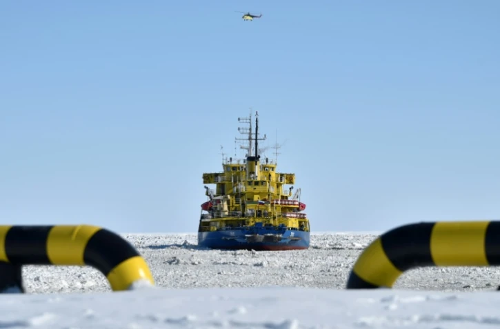 Le brise-glace russe Tor dans le port de Sabetta dans la pénisule de Yamal dans l'océen Arctique le 16 avril 2015