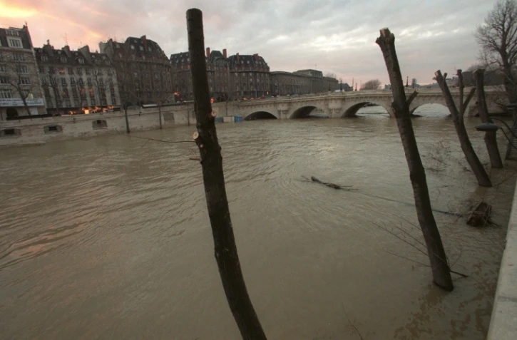 La Seine en crue le 29 décembre 1999 à Paris
