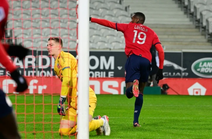 La joie de l'attaquant lillois Isaac Lihadji, après avoir ouvert le score face à Lorient, lors de leur match en retard de la 20e journée de Ligue 1, le 19 janvier 2022 au Stade Pierre-Mauroy à Villeneuve-d'Ascq