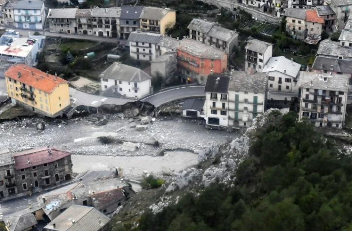 Vue aérienne des dégâts provoqués par les pluies torrentielles à Tende, le 6 octobre 2020 dans les Alpes-Maritimes