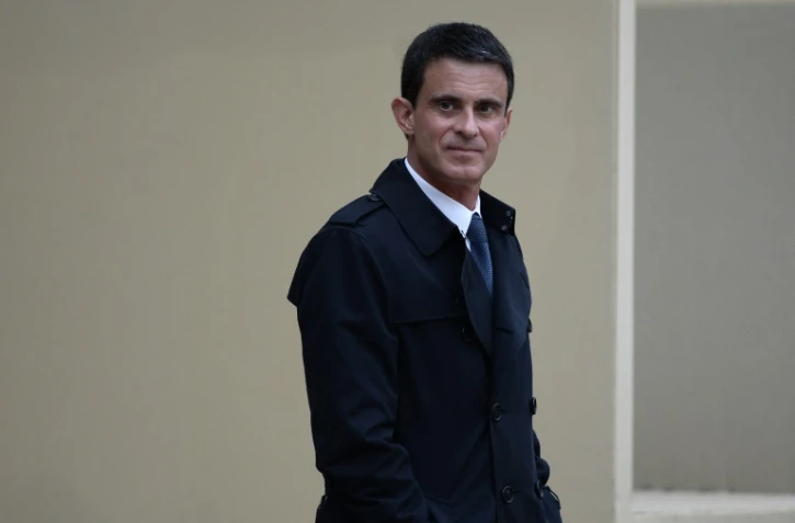 Le Premier ministre Manuel Valls sort de l'Elysée à Paris le 19 mai 2016