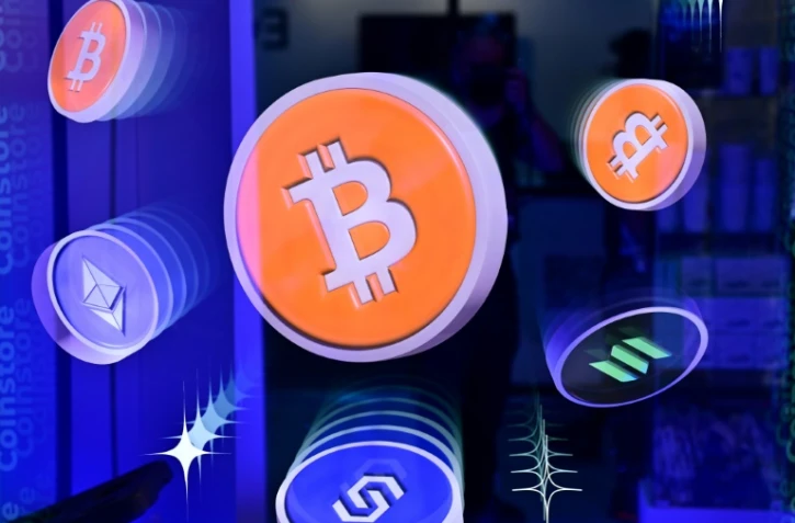 Logos du bitcoin et d'autres crypto-monnaies