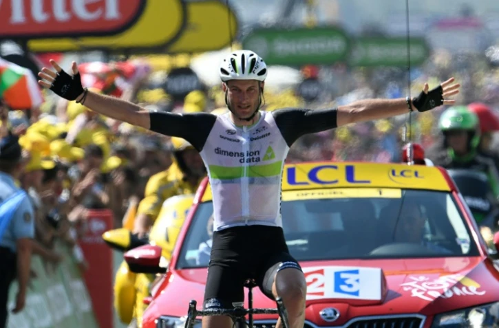 Le Britannique Stephen Cummings franchit en vainqueur la 7e étape du Tour de France au Lac de Payolle, le 8 juillet 2016