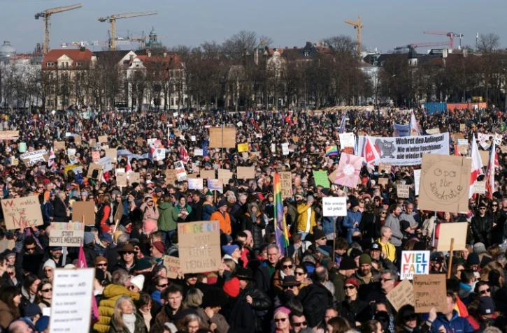 Vaste manifestation contre l'extrême droite à Munich, dans le sud de l'Allemagne, le 8 février 2025