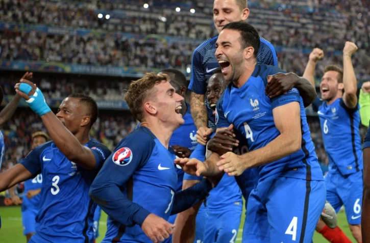 Joie d'Antoine Griezmann et des bleus lors de la demie-finale de l'Euro-2016 le 7 juillet 2016 à Marseille