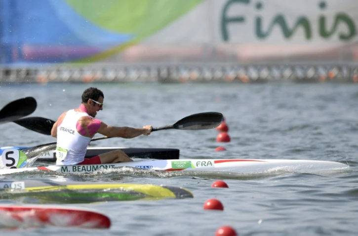 Le Français Maxime Beaumont lors de l'épreuve de kayak en ligne monoplace (K1) 200 m, aux JO de Rio, le 19 août 2016