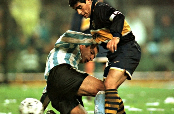 Diego Maradona avec le maillot de Boca Juniors en 1997