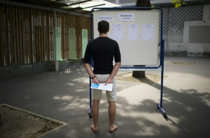 Le taux annuel de sortants sans diplôme (en ne tenant pas compte du brevet des collèges), a baissé de 3 points entre 2011 et 2015, pour atteindre 13%