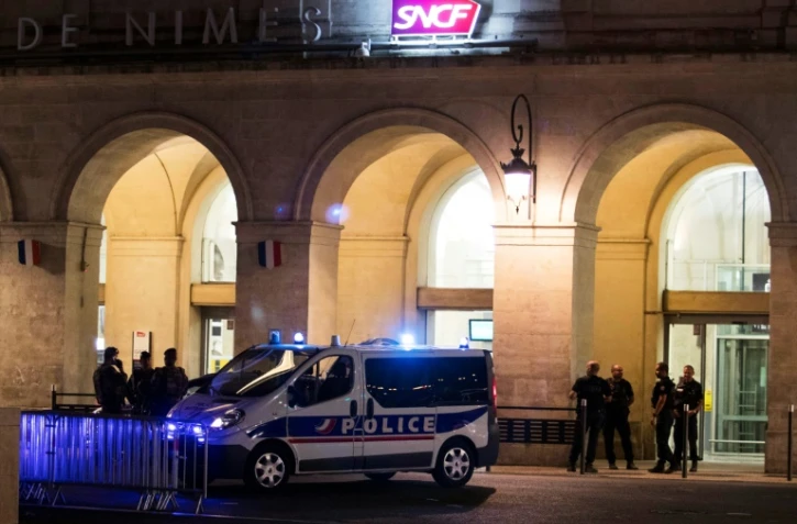 Une voiture de police devant la gare de Nîmes, le 19 août 2017