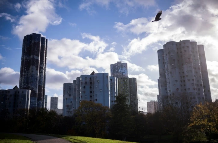 Les Tours Nuages, édifiées par l'architecte Emile Aillaud à Nanterre, le 23 novembre 2017