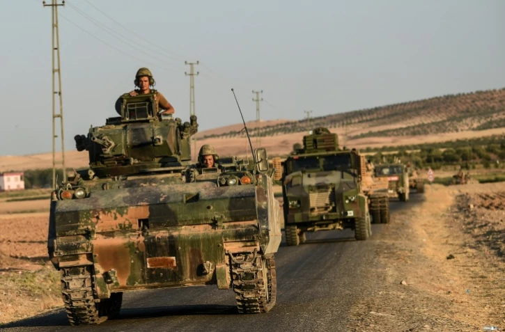 Un convoi de soldats turcs à la frontière avec la Syrie, le 2 septembre 2016 à Jarablos