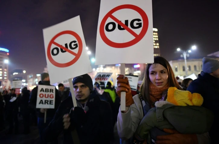 Des Roumains manifestent le 3 février 2017 devant le siège du gouvernement à Bucarest la tentative du gouvernement social-démocrate d'assouplir la législation anticorruption