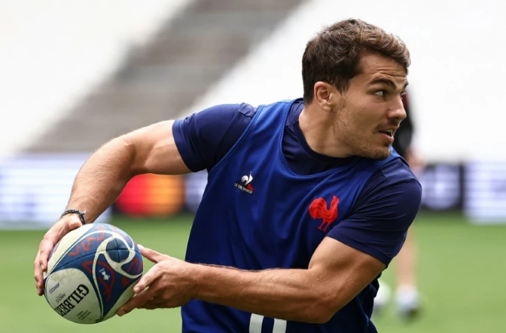 Le capitaine de l'équipe de France de rugby, Antoine Dupont, lors d'un entraînement au Vélodrome, le 20 septembre 2023
