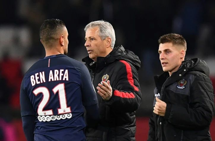 L'entraîneur de Nice Lucien Favre (c) lors du match face au PSG, au Parc des Princes, le 11 décembre 2016 