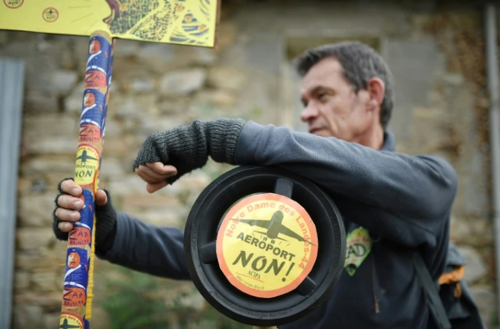Un opposant au projet d'aéroport de Notre-Dame-des-Landes, le 8 octobre 2016 sur le site