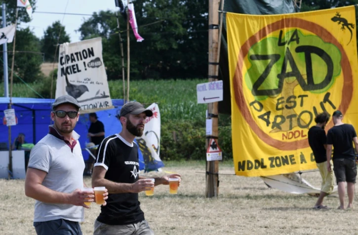 Rassemblement des opposants au projet d'aéroport à Notre-Dame des Landes le 8 juillet 2017