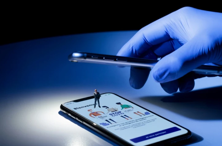 L'application pour smartphone StopCovid, le 28 mai 2020 à Paris