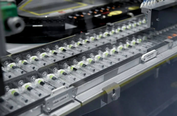 Une unité de production d'adjuvant pour le vaccin du Covid-19 de GlaxoSmithKline, à Saint-Amand-les-Eaux, le 3 décembre 2020 dans le nord de la France