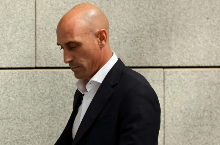 Baiser forcé: deux ans et demi de prison requis contre l'ancien patron du foot espagnol