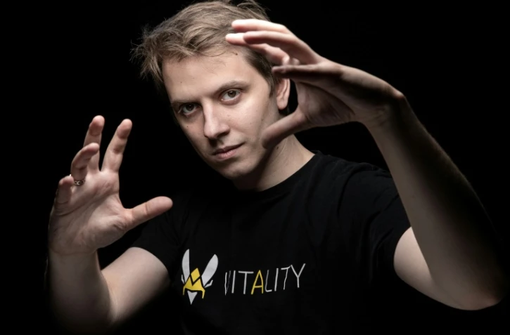 Fabien Devide, fondateur et président de l?équipe française d'eSport Vitality, lors d'une séance photo le 22 juillet 2019 à Paris