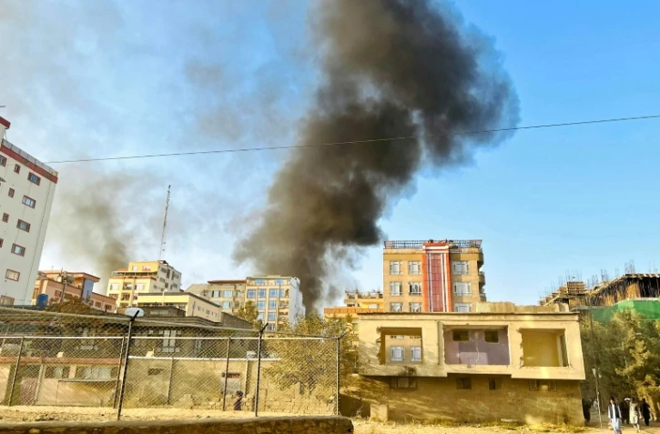La fumée d'explosions au-dessus de Kaboul le 15 octobre 2025