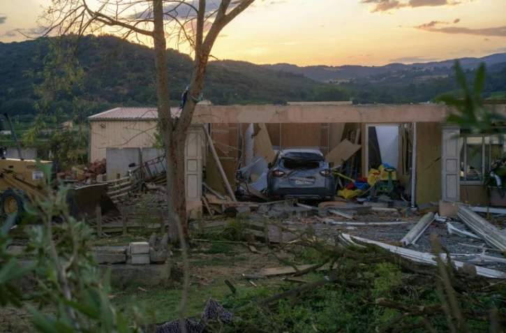 Une maison endommagée par la tornade à Pomas, le 24 août 2026
