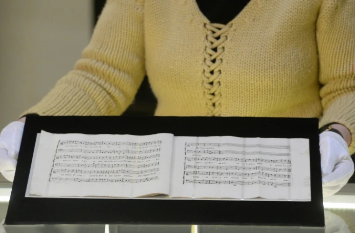 La cantate signée en commun par le compositeur autrichien Wolfgang Amadeus Mozart et le musicien italien Antonio Salieri est présentée le 16 février 2015 au musée tchèque de la Musique à Prague