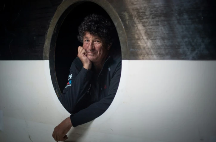 Le navigateur français Jean Le Cam, à bord de son monocoque "Yes We Cam", le 22 octobre 2020 aux Sables-d'Olonne