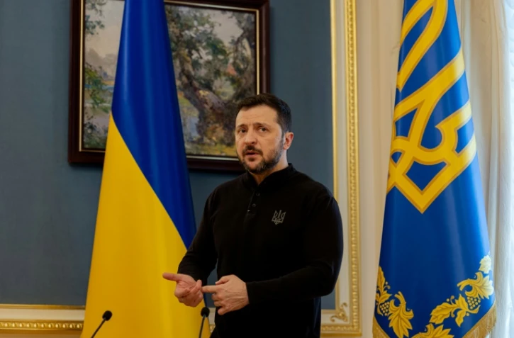 Le président ukrainien Volodymyr Zelensky donne une conférence de presse à Kiev, le 19 février 2025