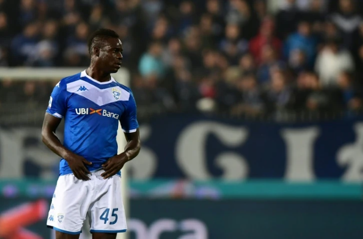 L'attaquant international italien de Brescia Mario Balotelli lors d'un match de Serie A contre la Fiorentina le 21 octobre 2019 au stade Mario-Rigamonti de Brescia.