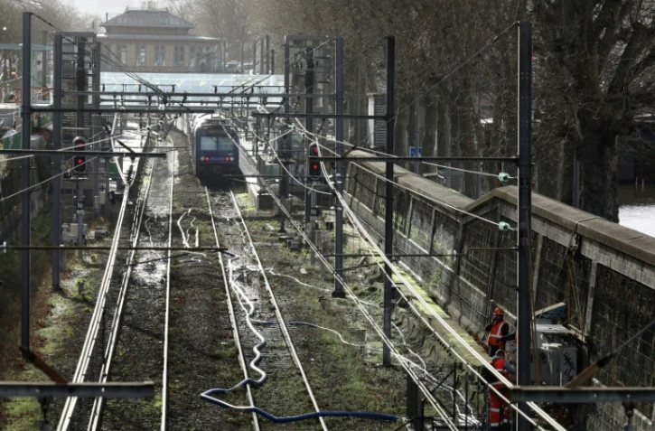 Le RER C bloqué à la station Javel à Paris, le 26 janvier 2018