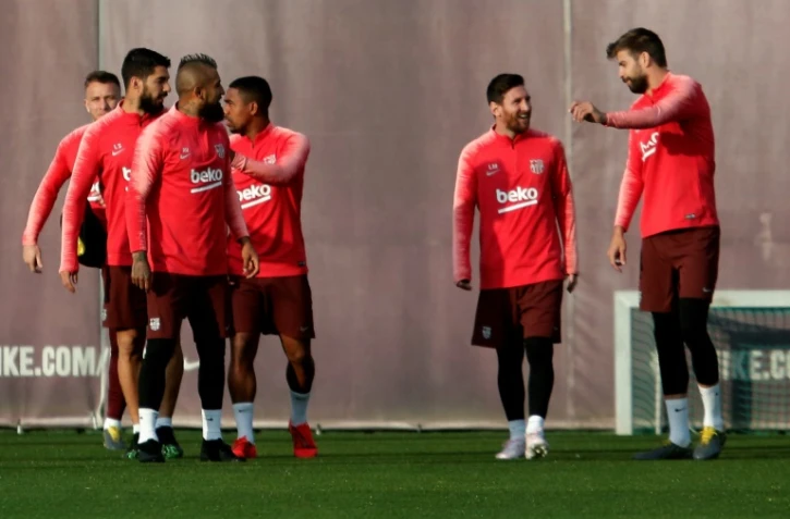 L'attaquant vedette du Barça Lionel Messi (2d) lors d'une séance d'entraînement avec ses coéquipiers, le 15 avril 2019 à Sant Joan Despi