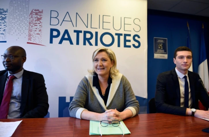 La présidente du FN Marine Le Pen (c), le 26 janvier 2016 à Nanterre